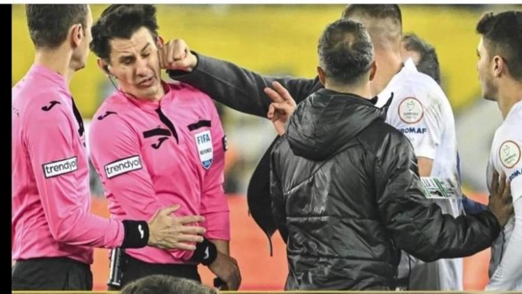 رئيس أنقرة جوجو يعتدي على الحكم