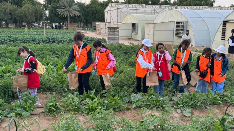 جانب من مشاركة الأطفال بالمخيم