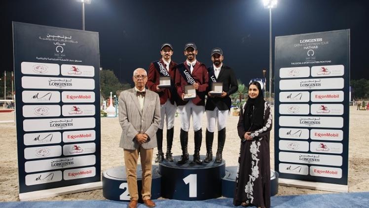 جانب من تتويج الفائزين