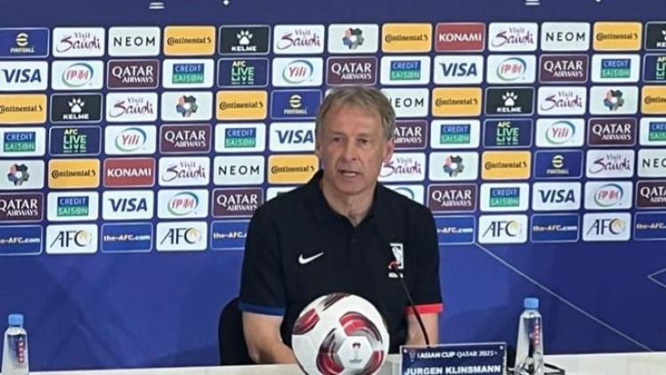 الألماني يورجن كلينسمان مدرب المنتخب الكوري الجنوبي