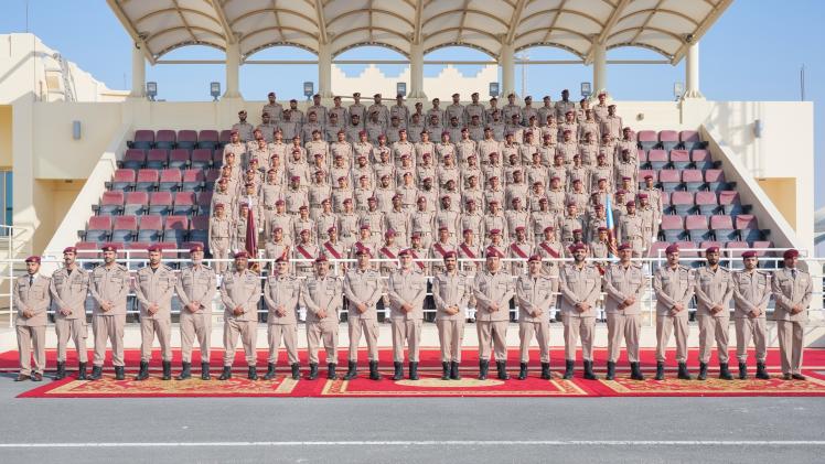 صورة جماعية في ختام حفل تخريج الدورة