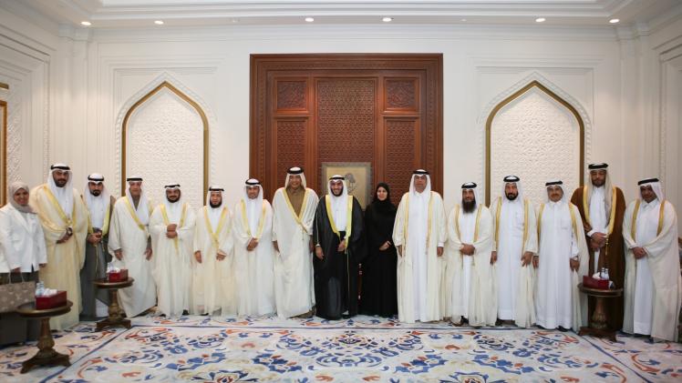 صورة جماعية على هامش الاجتماع