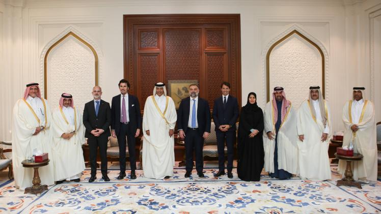 صورة جماعية على هامش الاجتماع