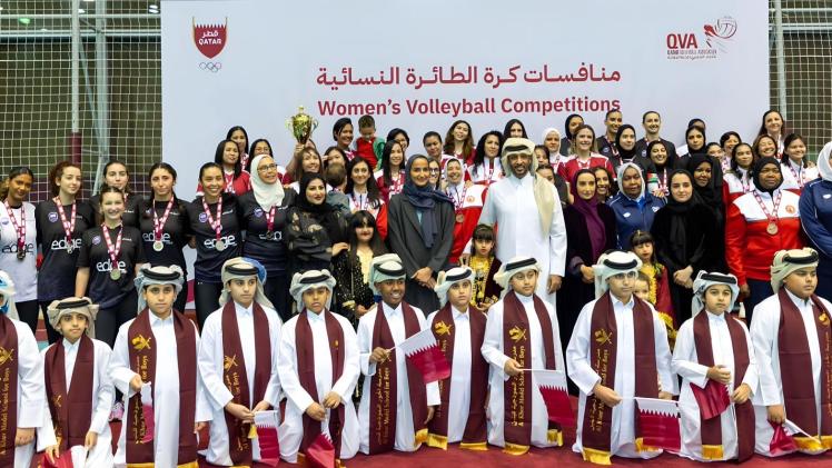 جانب من تتويج الفائزين