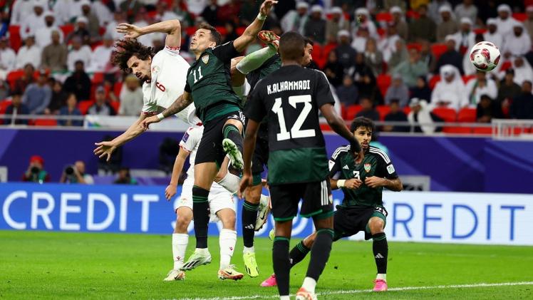 لقطة من مباراة طاجيكستان والإمارات
