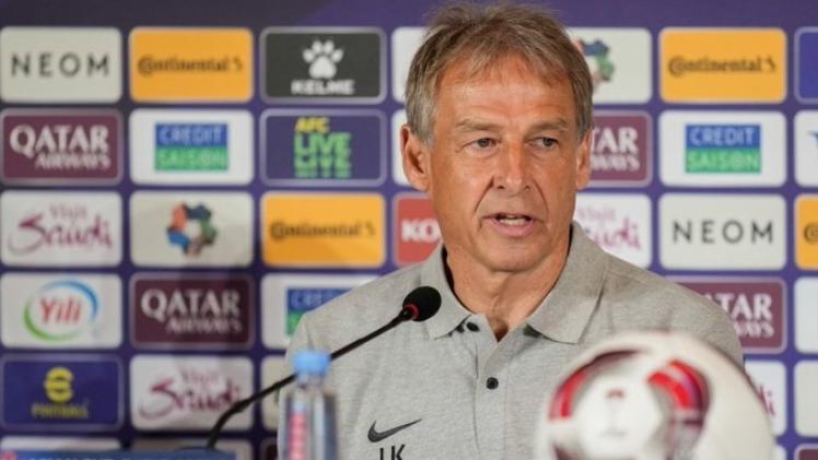 الألماني يورجن كلينسمان مدرب منتخب كوريا الجنوبية