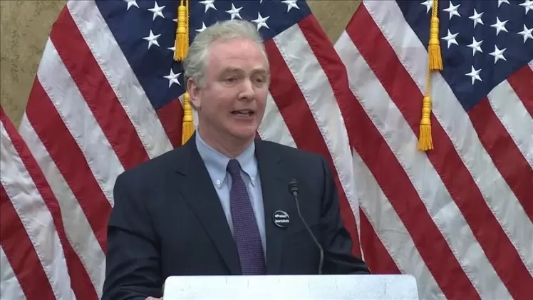 السيناتور الديمقراطي كريس فان هولن