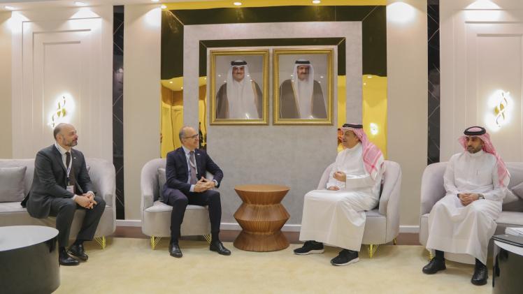 جانب من الاجتماعات