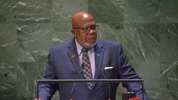 دينيس فرنسيس رئيس الدورة الحالية للجمعية العامة للأمم المتحدة
