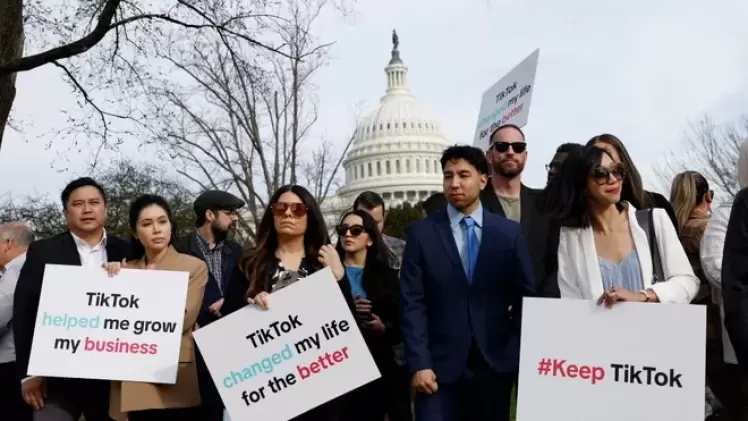 مظاهرات أمام مجلس النواب الأمريكي تطالب بعدم حظر تيك توك