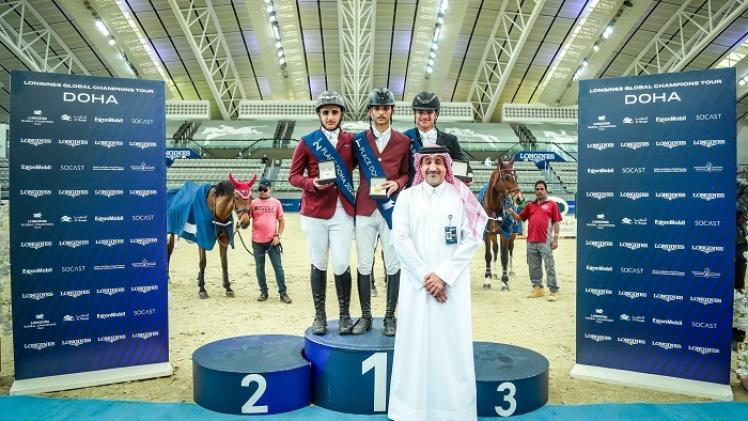 جانب من تتويج الفائزين