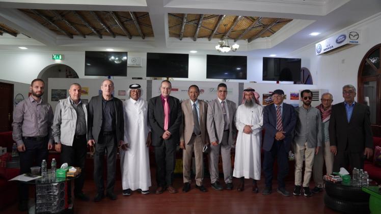 صورة جماعية على هامش الندوة