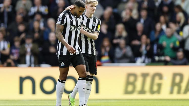 جمال لاسيلس مدافع نادي نيوكاسل