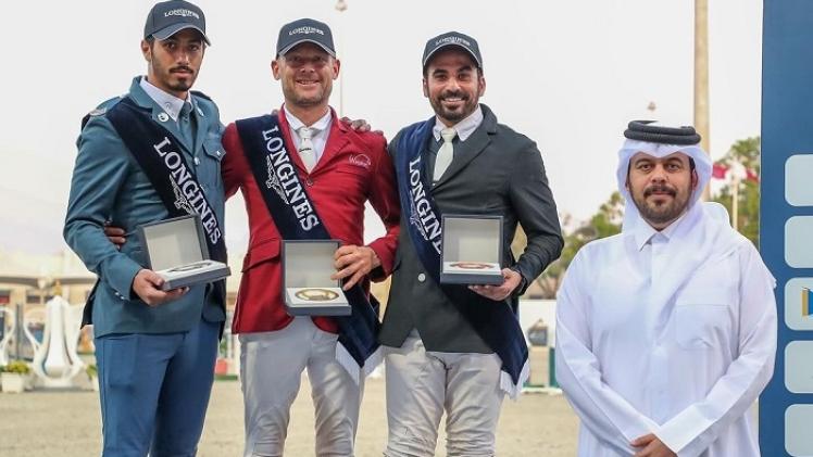 جانب من تتويج الفائزين