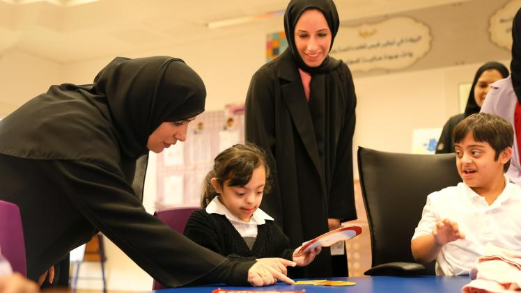 جانب من زيارة سعادة السيدة بثينة بنت علي الجبر النعيمي وزير التربية والتعليم والتعليم العالي