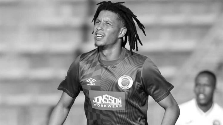 لوك فلورز مدافع نادي كايزر تشيفز الجنوب إفريقي