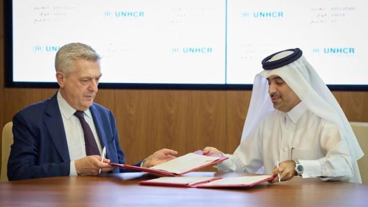 جانب من توقيع الاتفاقية