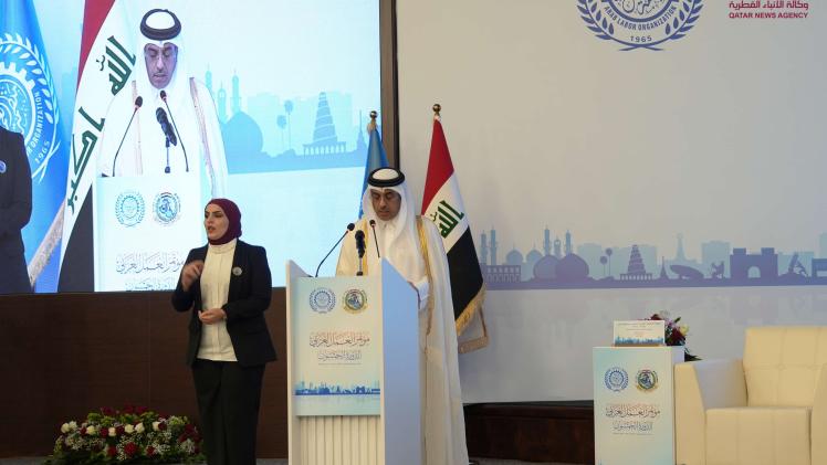 سعادة الدكتور علي بن صميخ المري وزير العمل