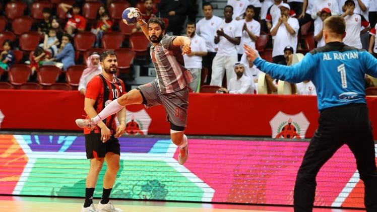 مباراة سابقة بين الدحيل والريان