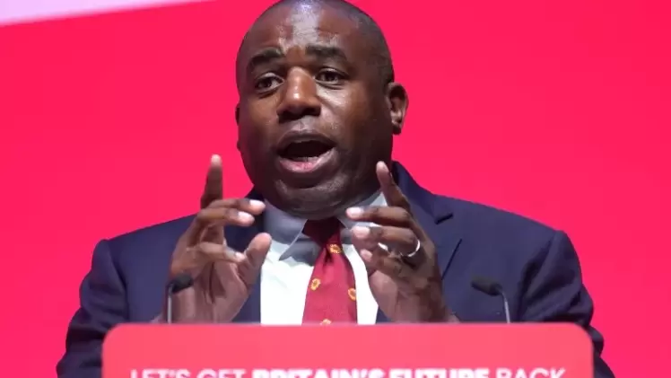 ديفيد لامي وزير الخارجية في المعارضة