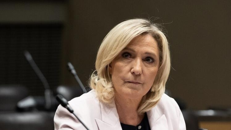 رئيسة حزب التجمع الوطني في البرلمان الفرنسي مارين