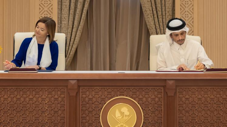 جانب من توقيع الاتفاقية