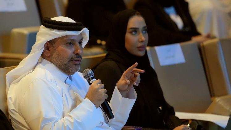 جانب من نقاشات الجلسة