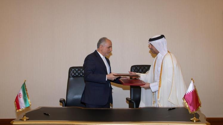 خلال تبادل نسخ من الاتفاقية