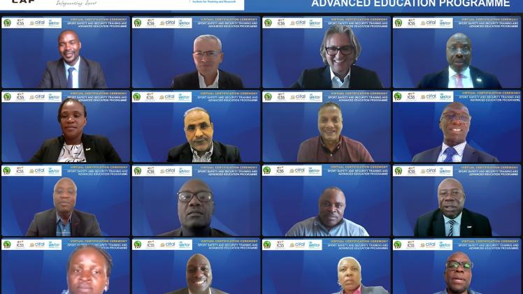 جانب من حفل التخريج عبر تقنية الاتصال المرئي