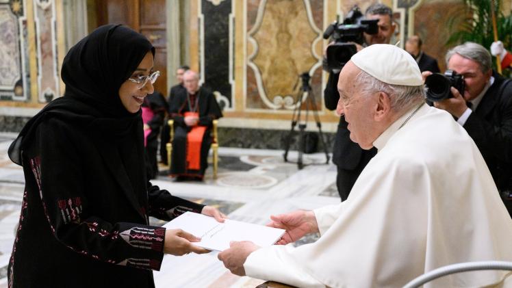 جانب من تسلم أوراق الاعتماد