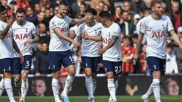 لاعبو توتنهام