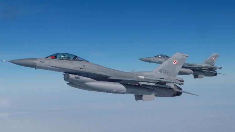 مقاتلات F-16