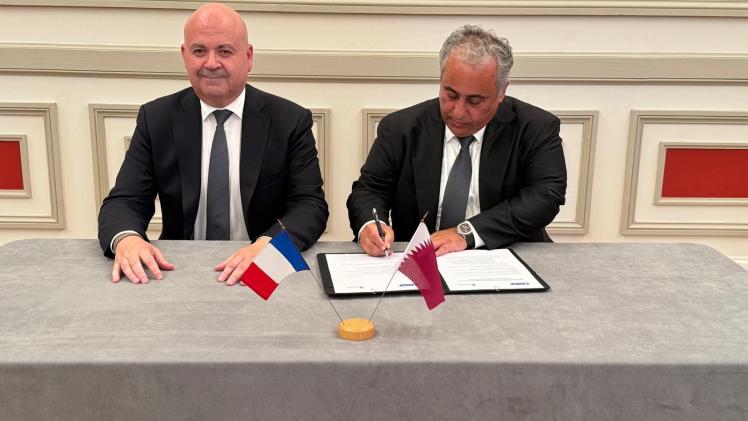 جانب من توقيع الاتفاقية