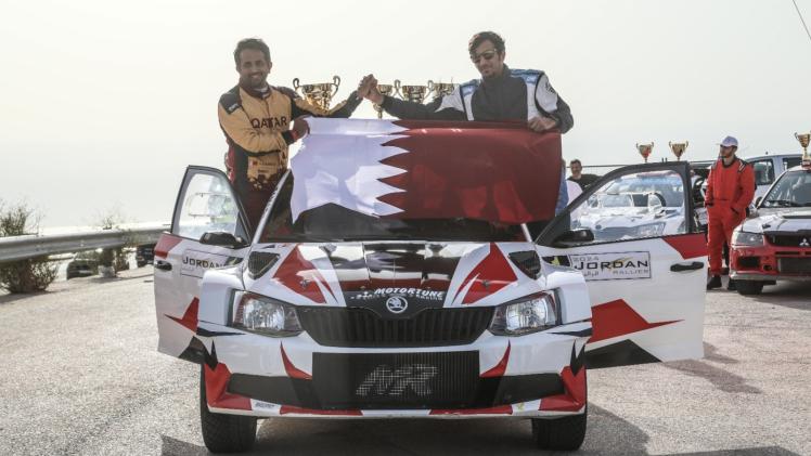 عبدالعزيز الكواري وملاحه ناصر سعدون الكواري