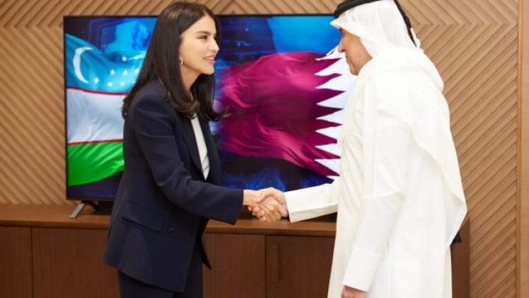 على هامش الاجتماع