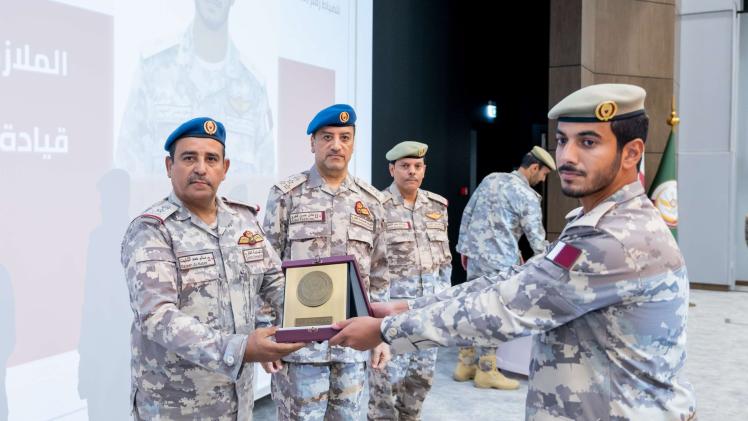 جانب من تكريم الخريجين