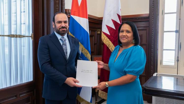 جانب من تسليم أوراق الاعتماد