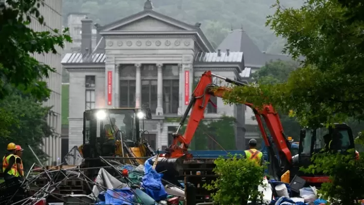 فض الاعتصام بالقوة