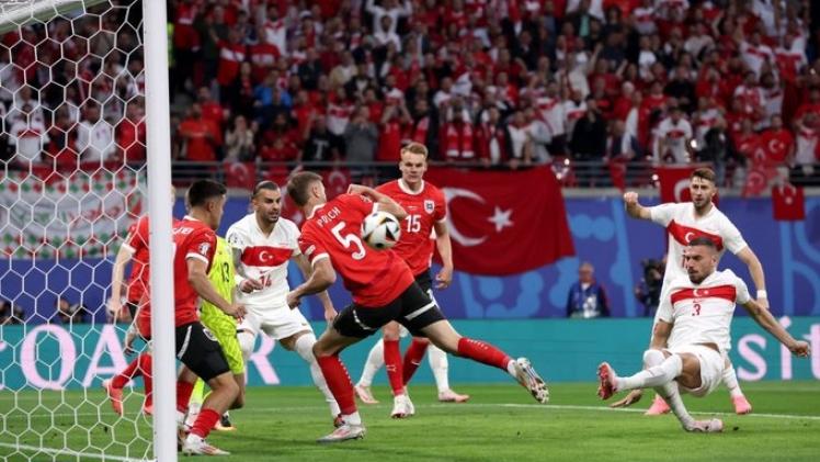 مباراة تركيا ضد النمسا