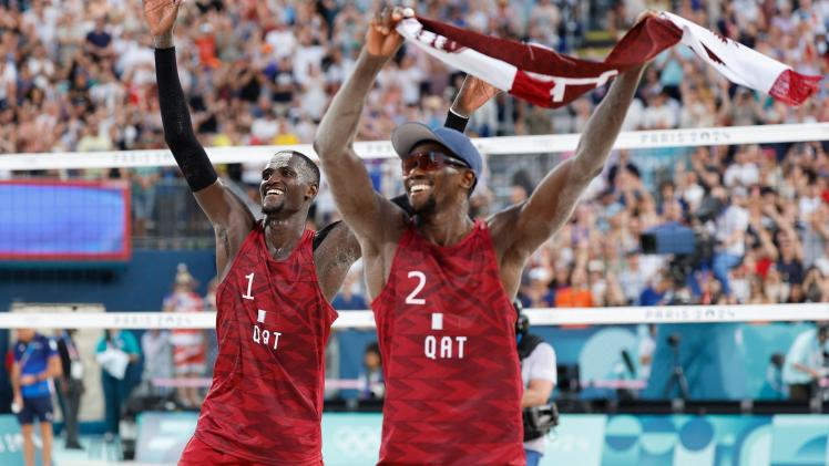 جانب من احتفال لاعبي المنتخب الوطني