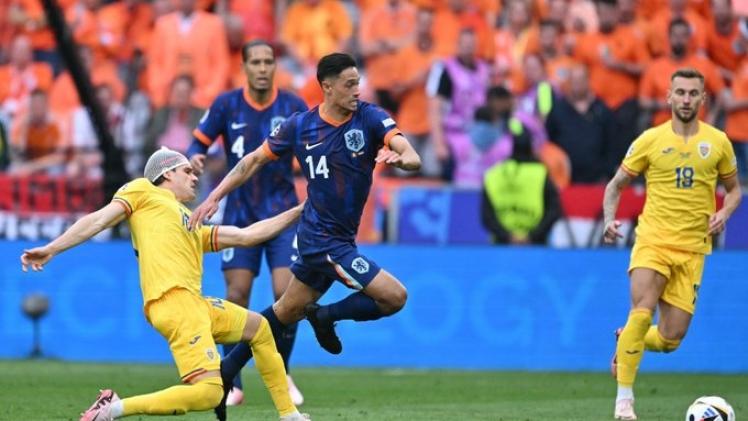 مباراة هولندا ضد رومانيا