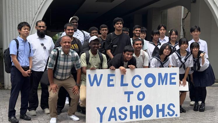 مجموعة من الطلاب المشاركين