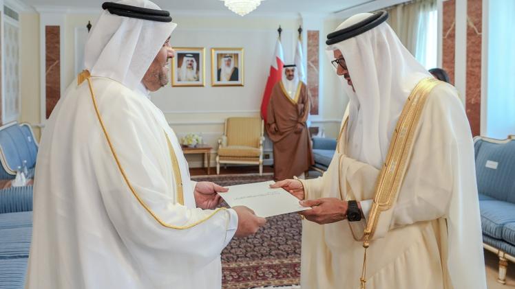 جانب من تسليم أوراق الاعتماد