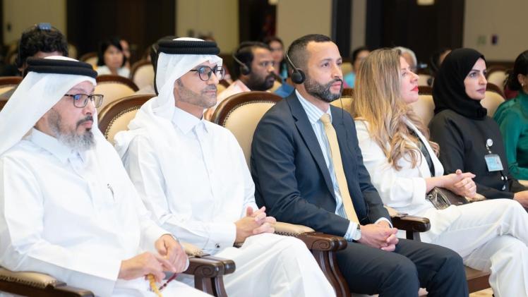 جانب من الندوة