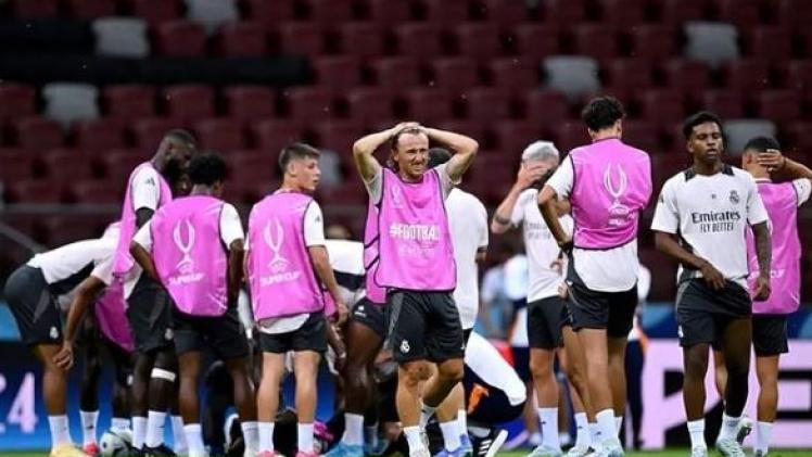 لحظة إصابة إدواردو كامافينجا في مران ريال مدريد