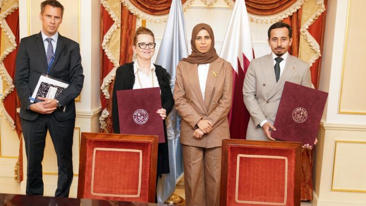 جانب من توقيع الاتفاقية