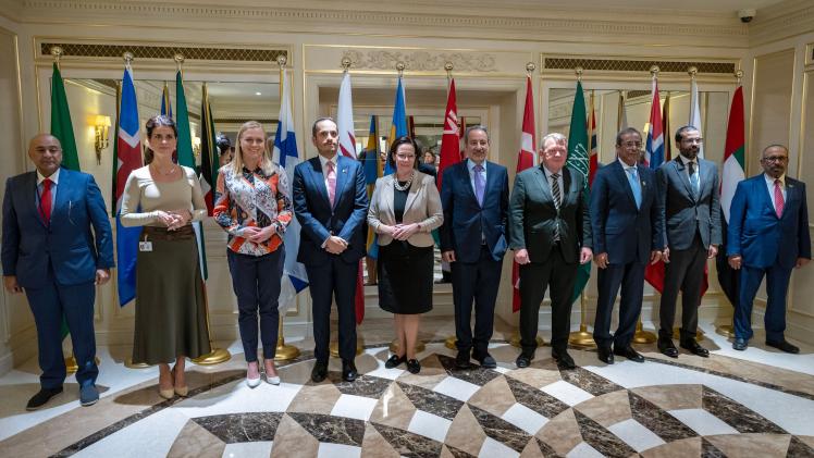 صورة جماعية على هامش الاجتماع