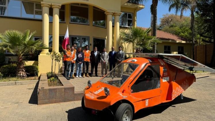 فريق جامعة الدوحة صمم سيارة تعمل بالطاقة الشمسية