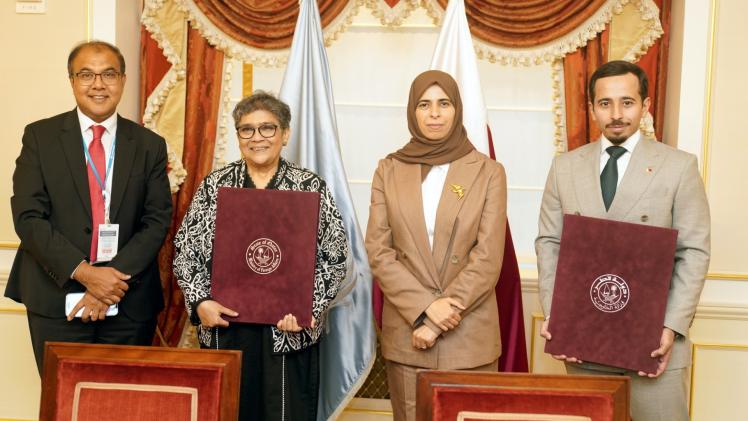 جانب من توقيع الاتفاقية