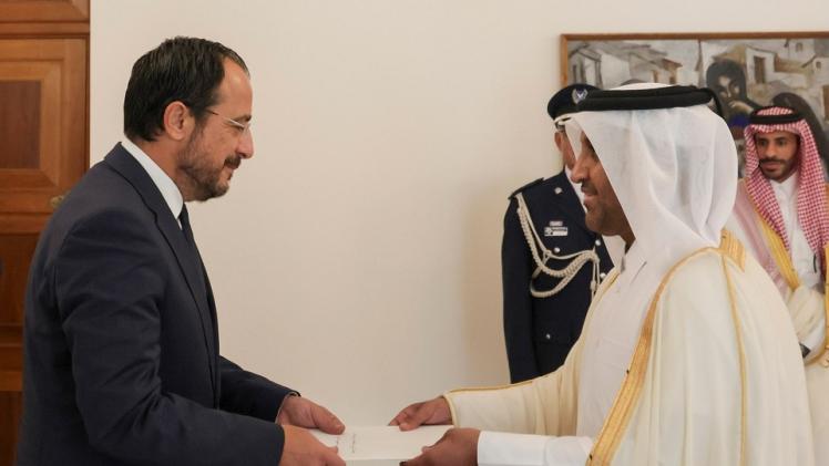 جانب من تسليم أوراق الاعتماد